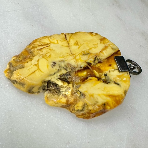 Natural Butterscotch Baltic Egg Yolk Unique Amber Pendant Necklace Jewelry - Picture 3 of 7